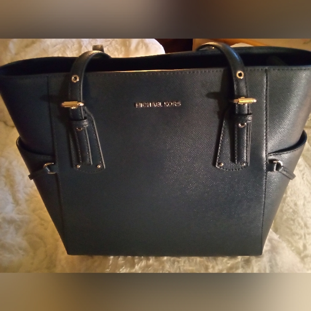 Michael Kors Voyage Zip Tote MK Signature Bag